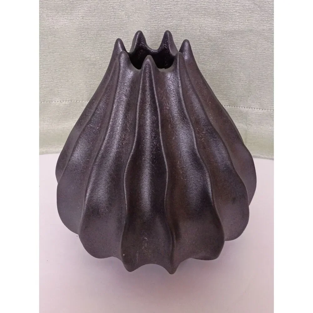 Wavy Ribbed Black Ceramic Modern Style Home Decor Centerpiece Vase - Picture 2 of 10
